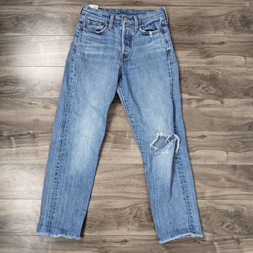 Levi's  Wedgie Icon Fit High Rise Medium Wash Ankle Jeans - Size 26